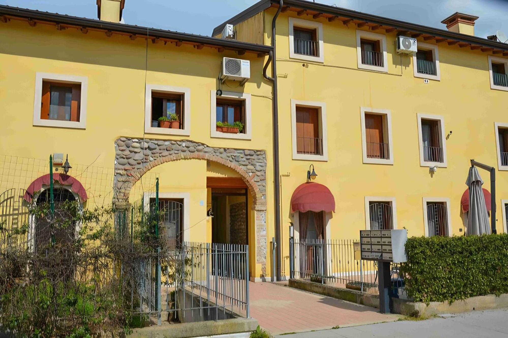 Casa Vacanze Raggio Di Sole Apartment Valeggio sul Mincio Exterior foto